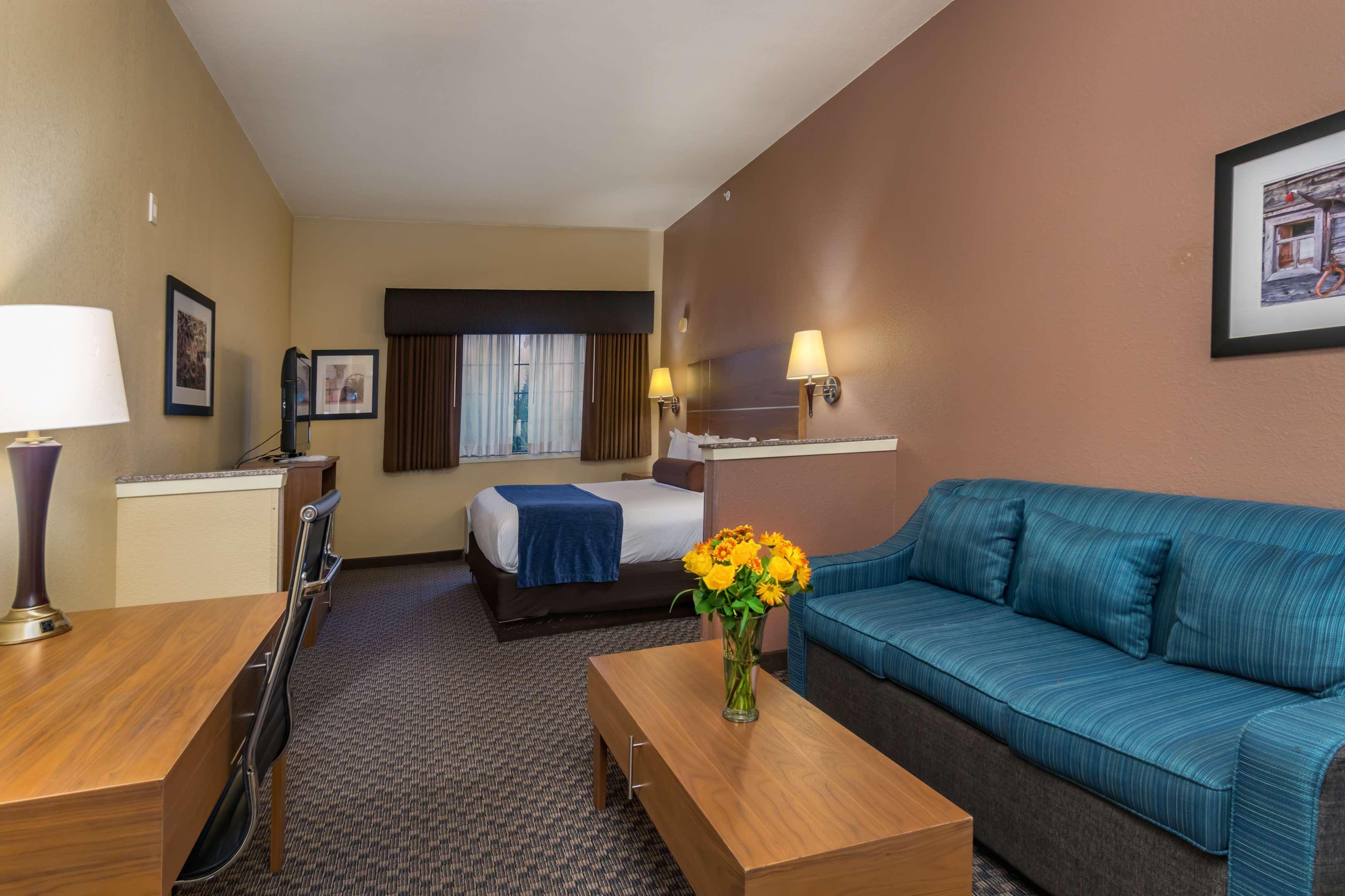 Best Western Plus Shamrock Inn & Suites Экстерьер фото