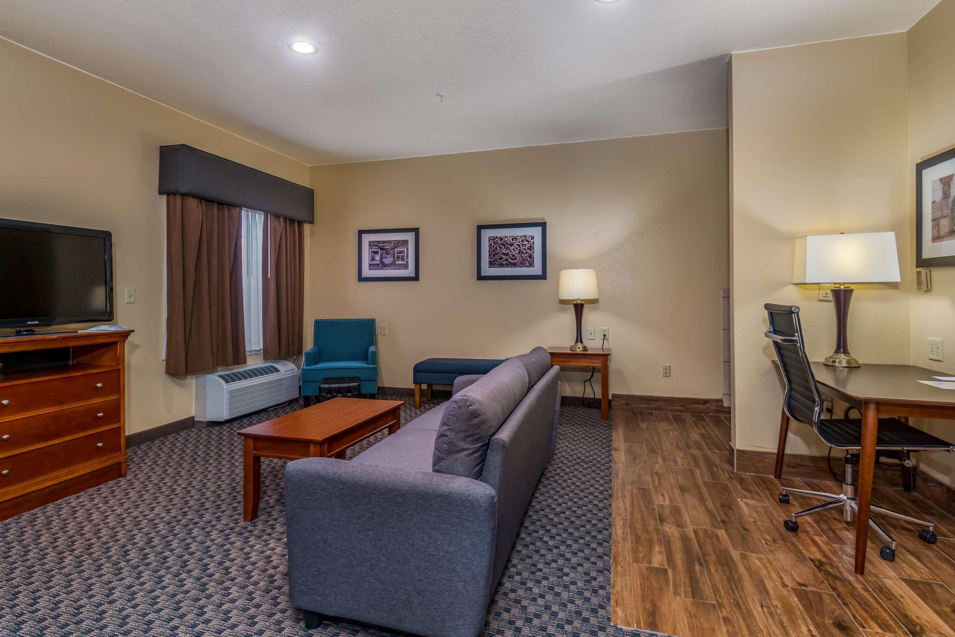 Best Western Plus Shamrock Inn & Suites Экстерьер фото