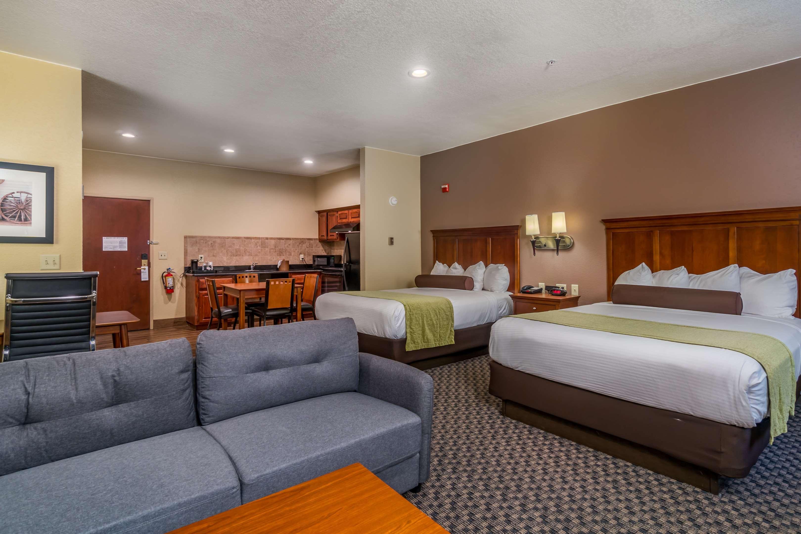 Best Western Plus Shamrock Inn & Suites Экстерьер фото
